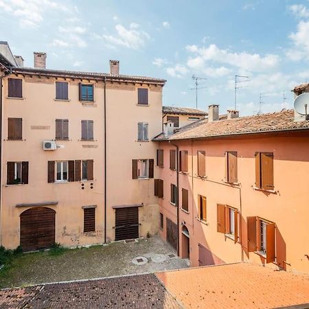 Apartment Under The Basilica Of Sant'Andrea Мантуя Экстерьер фото