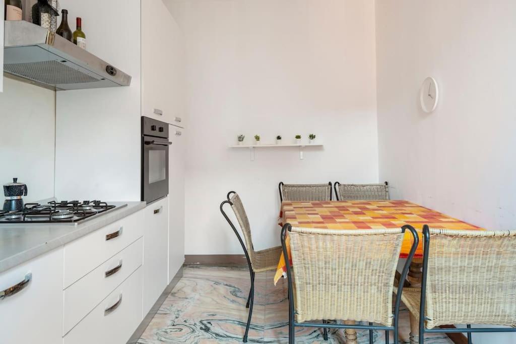 Apartment Under The Basilica Of Sant'Andrea Мантуя Экстерьер фото