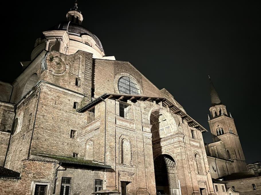 Apartment Under The Basilica Of Sant'Andrea Мантуя Экстерьер фото